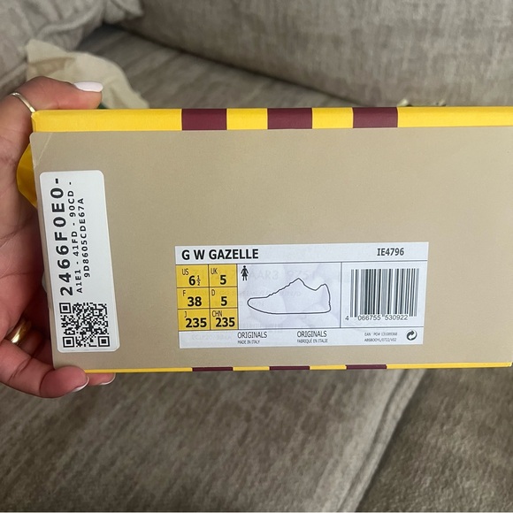 authentic pair of GUCCI X ADIDAS GG Supreme Monogram Gazelle Sneakers size 6.5 - Picture 9 of 9